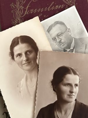 Collage alter Fotos für Ahnenforschung